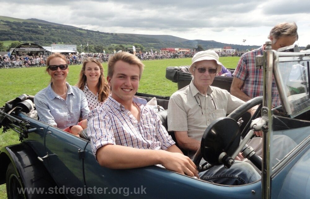 Young and old enjoying an outing with the STD Register. Young and old enjoying an outing with the STD Register.